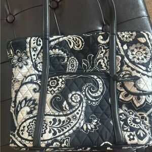 Vera Bradley tote  EUC midnight  Paisley retired pattern